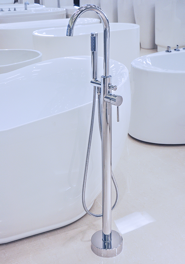 Pescara - Modern Freestanding Tub Faucet Polished Chrome Pescara - Modern Freestanding Tub Faucet Polished Chrome - click to see larger image · Pescara - Modern Freestanding Tub Faucet Polished Chrome